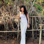 Anisha Victor Instagram - Missing the warmth of the sun on my face and a pina colada in my hand ☀️ (minus the humidity 😜) #raingotospain #sunnyday☀️ Salim Ali Bird Sanctuary