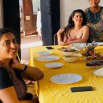 Anisha Victor Instagram - Seasons greetings to you all ⭐️ A tropical Christmas Lunch 🥗 in sunny Goa made by the sweetest Goan lady and relished by this mini college reunion #impromptulunch #goanchristmas #seasonsgreetings #aboutyesterday 🎄 Goa, India