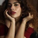 Anisha Victor Instagram - Proud supporter of messy hair 🌹 . . 📸 @catswhisker #tuesdayvibe #messyhair #messyhairgirl #portrait