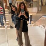 Anisha Victor Instagram - Finalllllly!! 🎥 #oppenheimer Usually for a night show I would just put on my pyjamas but not this time..not this time. Sooo good.Not even once did I feel the length of the movie 🍿 Also have never seen movie goers fashion so divided between Black and Pink and I am loving the energy! Must get my pink ensemble ready for the next one 😄 Metro Inox, Marine Lines