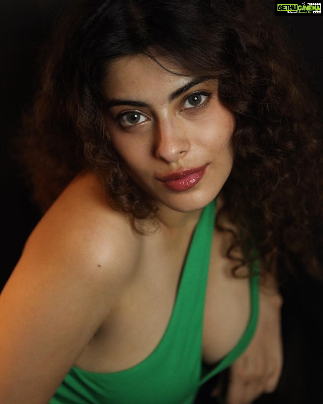 Anisha Victor Instagram - Donβt stop Be-leafing π . . πΈ @catswhisker HMU and styled by Moi π #green #zaraindia #fashioninfluencer #styling