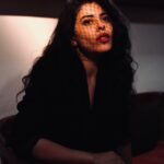 Anisha Victor Instagram - 🐦‍⬛ . . 📷 @catswhisker #photoshoot #portrait #homestudio #DIYheadgear #zaraindia