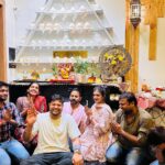 Anjali Patil Instagram - Almost 7-8 years ago @arpit_and_me danced our hearts out on one of the Ganpati Visarjan night! We did again at the Visarjan of our own Ganesha of @kalariwarriorsstudio But what still rings in my ear is Jhule Lal - Aayo Lal Jule Lal - Aayo Lal