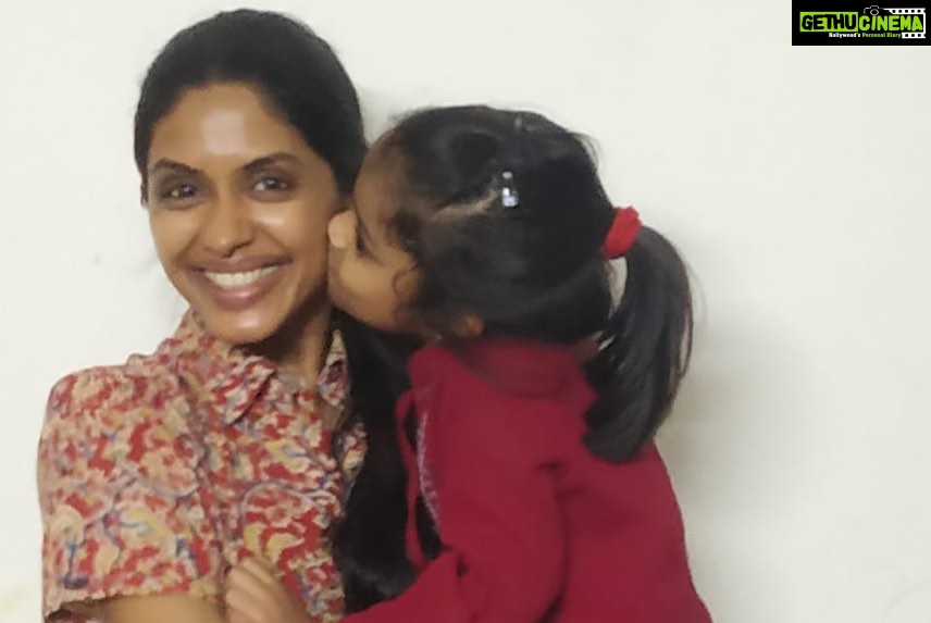 Anjali Patil Instagram - The 36 hours around ‘National Women Conference’ in Jaipur was all about meeting 1. Girls who are raised by sensitive men. 2. Men and Women who switch between their societal roles effortlessly. 3. Women who nurture homes, university departments and minds. 4. Men who are absolutely comfortable with their femininity and the masculinity of the woman. What a joy and honour to be alive, to see the world through their minds. To know and hope for a far more balanced world. Thank you so much! @tumushiva @rajasthanunivercity_jaipur Rajsthan University Jaipur