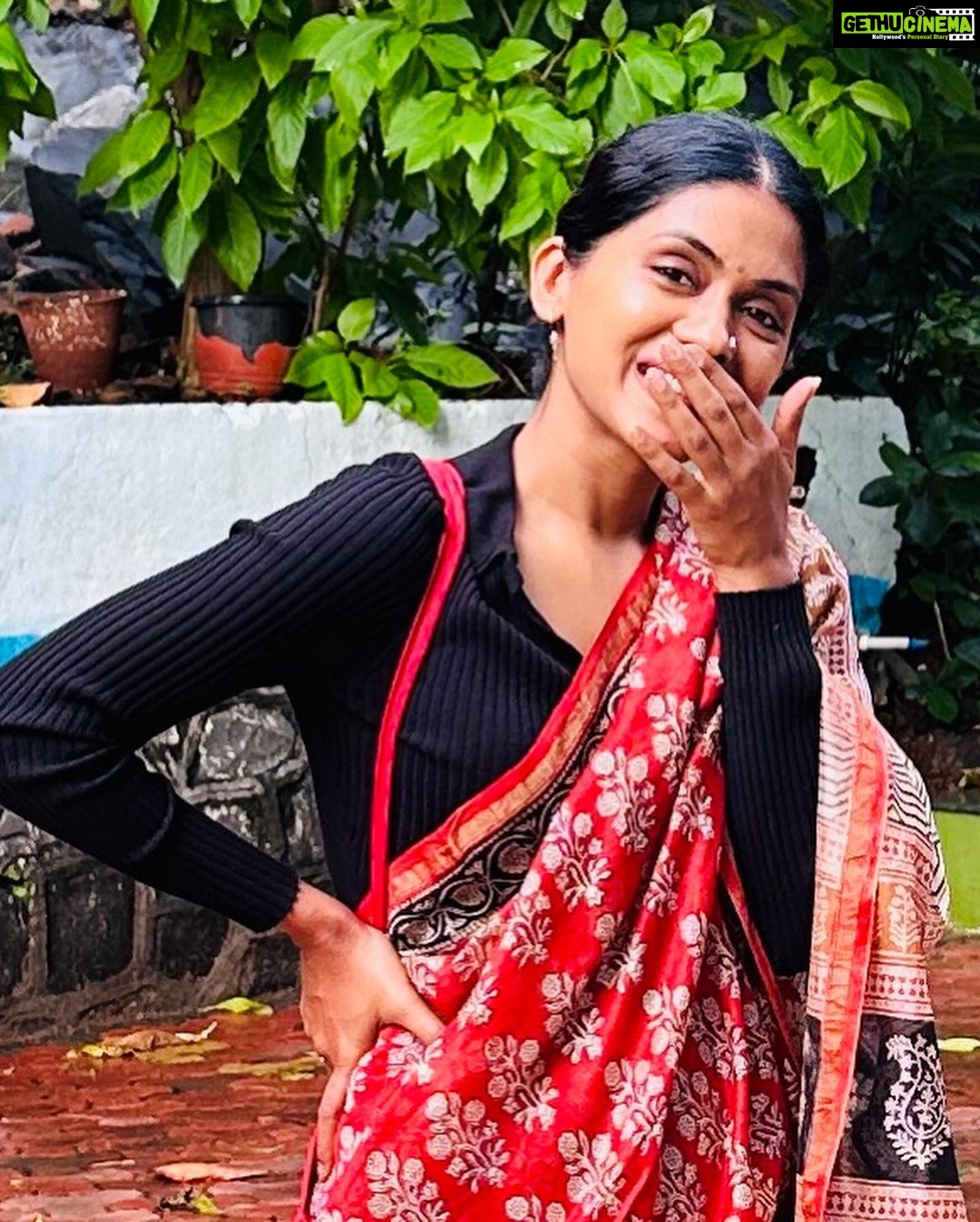 Anjali Patil Instagram - And some days are filled with details of magic everywhere. The neon green grace swirls and moves through your fingers. Slipping through your eyelids making you dizzy and then holding your ground with all its strength. You step in/as her. Somedays the gang of parrots, the lonely guard and the baby kitten takes over your world, opening a small portal to the other side. The days when you walk and vanish in the same air. The days of no return.