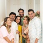 Ankita Lokhande Instagram - Namostu Acharya Shree 🙏🏻 Thanku for coming to our home and turned it in to heaven. U spending a night at our home was a true blessing.. learnt so much by just listening to you .. we truly can’t ask for more than this on the special day of our life. Thanku for every blessing u gave to all of us and made our place truly happy 🙏🏻 Last but not the least to all our family members and our friends for so much of love and showering so much blessings in to our life’s ❤️ Lots of love vikki and Ankita 🤗