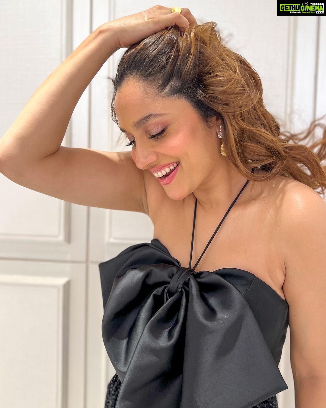 Ankita Lokhande Instagram - It doesn’t matter who you are but it really matters what you become !!✨ Make up - @blendingiscardio Hair - @the_art_case_byfarah Styled by - @castelino_priyanka Jewellery: @notandas_jewellers PR: @aaayeshamehta
