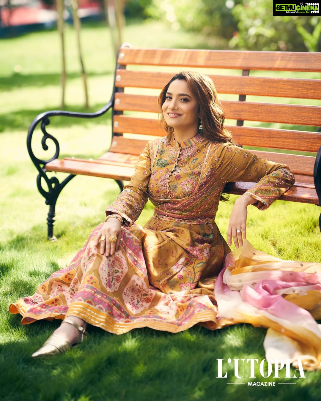 Ankita Lokhande Instagram - "My next project is Swatantra Veer Savarkar, which is coming very soon. The teaser is already out. We all are waiting for the trailer now. It’s a film with Randeep Hooda, who is playing Veer Savarkar, and I am playing his wife." . Actress: Ankita Lokhande @lokhandeankita Magazine: L'utopia Magazine @lutopiamagazine Founder/EIC: Aparajita Jaiswal @davis_griffo Founder: Rahul Kumar @thewildstallion.in Outfit: Sandhya Shah @sandhyashah.shah Footwear: Chere @cherebrands Photographer: Rohn Pingalay @rohnpingalay Makeup Artist: Billy Manik @billymanik81 Hair Stylist: Tereza Sofie Sherpa @sofiexhmu___ Fashion Stylist: Kishan Pandya @krishi1606 Location: Novotel Mumbai International Airport @novotelmumbaiairport Retoucher: Harry @hqbe_retouch Interview: Aparajita Jaiswal @davis_griffo Artist Reputation Management @media.raindrop