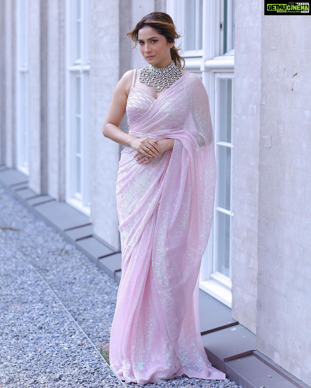 Ankita Lokhande Instagram - Keep your face always towards the sunshine and shadows will fall behind you ✨☀️. Stylist: @castelino_priyanka Makeup, Hair & Saree draping @bridalsbybutterfly Photographer @vividmemoir.dk wearing: @rachitkhannaofficial Jwellery @rezachirag