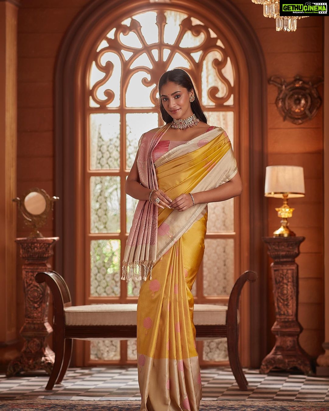 Anukreethy Vas Instagram - Avoir Elle est avoir les etoiles 💫 . Styling @swetha.raghul 👗 Makeup @kalwon_beauty 💄 Draping @jeevithashridar 🥻 . . #anukreethyvas #photographylovers #photography #trending #trendingsongs #trend #explore #explorepage #styling #editorial #modeling #vogue #makeupartist #makeup #makeuptrends #pose #missindia2018 #kollywoodcinema #kollywood #kollywoodactress #tollywood #tollywoodactress #tollywoodactress😍 #photooftheday #photographylovers