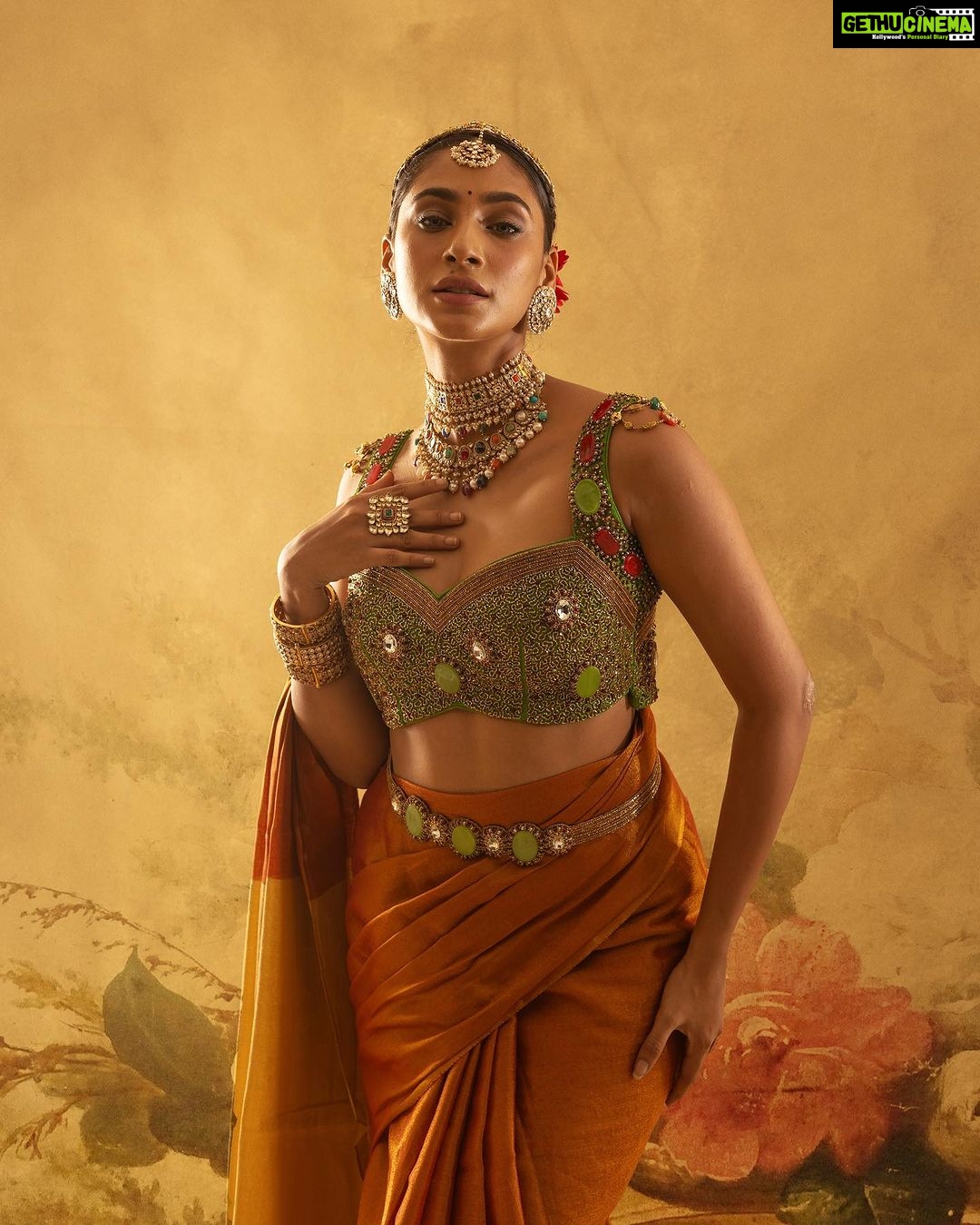 Anukreethy Vas Instagram - Elegance is the only beauty that never fades - @audrey.hepburn 🌙 . . Shot: @1928.in Styling: @stylingbykarthikaswin Makeup: @kalwon_beauty Hair: @hair_by_aiswaryaraj Outfit: @scubedesignerwear @shahid_7creations Jewellery: @shayagrams @mintandmilkpr . #anukreethyvas #photographylovers #photography #trending #trendingsongs #trend #explore #explorepage #styling #editorial #modeling #vogue #makeupartist #makeup #makeuptrends #pose #missindia2018 #kollywoodcinema #kollywood #kollywoodactress #tollywood #tollywoodactress #tollywoodactress😍 #photooftheday #photographylovers