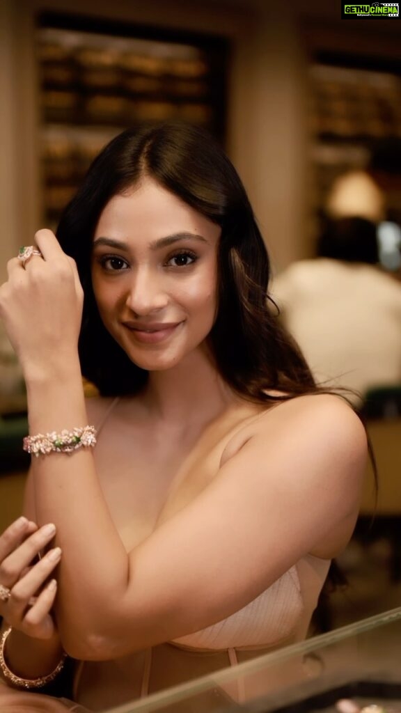 Anukreethy Vas Instagram - Join @anukreethy_vas as she is absolutely mesmerized by VBJ’s dazzling diamond collection, which seems like it was tailor-made to fulfil her dreams of radiance and opulence. On her quest to find the perfect jewellery to adorn for a Reception, she steps into the exquisite world of VBJ & her eyes instantly light up with fascination and admiration. The sparkle of the diamonds seems to mirror the joy in her eyes as she envisions herself wearing these timeless treasures. Discover your own moment of timeless elegance with VBJ’s exquisite diamond collection. Visit the store today! 📍Anna Nagar | Anna Salai Product codes : Necklace - 137IH2361461 , 137JJ2388326 Ring - 138A25328 , 138JJ23514062 Bracelet - 191IH2350377 Bangle - 135A17141 Earrings - 139JJ2382929 , 139A73054 . . #vbj #vbjjwellery #anukreethyvas #kollywood #kollywoodcinema #kollywoodactress #tollywood #tollywoodactress @vummidibangaru @kirthiga_m_lokesh @therouteofficial @kiransa @archana.karthick Chennai, India