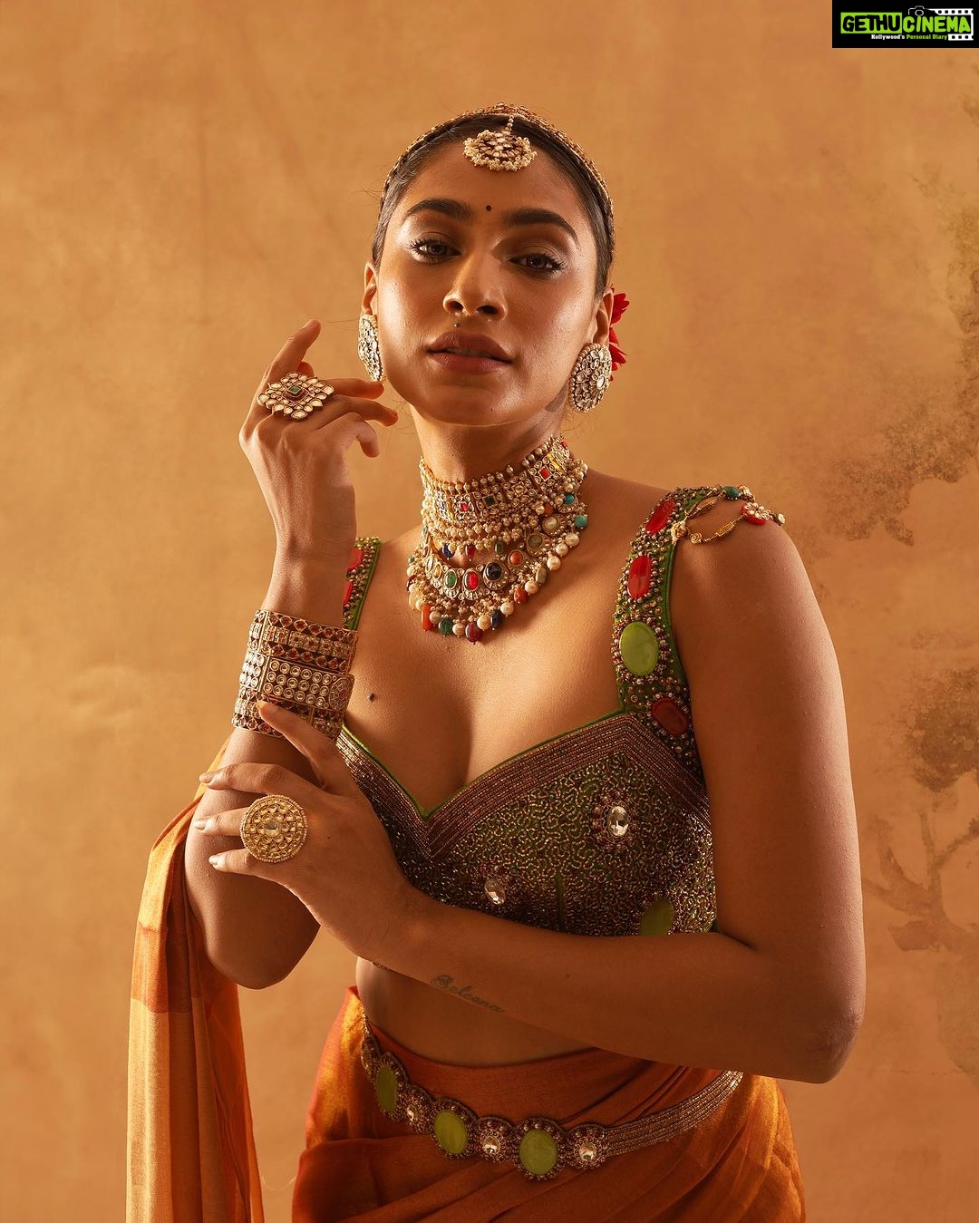 Anukreethy Vas Instagram - Elegance is the only beauty that never fades - @audrey.hepburn 🌙 . . Shot: @1928.in Styling: @stylingbykarthikaswin Makeup: @kalwon_beauty Hair: @hair_by_aiswaryaraj Outfit: @scubedesignerwear @shahid_7creations Jewellery: @shayagrams @mintandmilkpr . #anukreethyvas #photographylovers #photography #trending #trendingsongs #trend #explore #explorepage #styling #editorial #modeling #vogue #makeupartist #makeup #makeuptrends #pose #missindia2018 #kollywoodcinema #kollywood #kollywoodactress #tollywood #tollywoodactress #tollywoodactress😍 #photooftheday #photographylovers