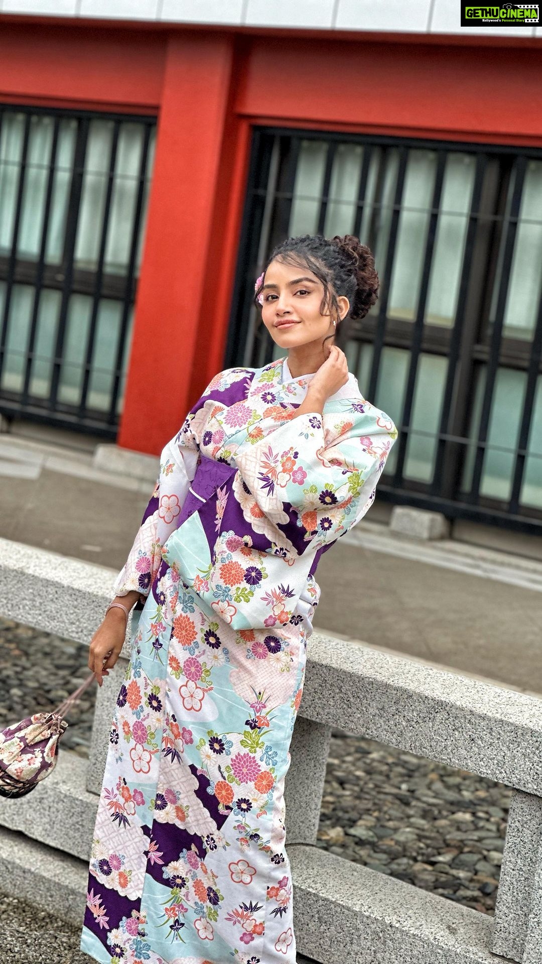 Anupama Parameswaran Instagram - Song out nowβ¦πΈπΈ #PadaPada π― is a vision that has come alive with an unstoppable drive, passion and a dream team π Link in bio β₯οΈ π¬@rip_aparte πΆ @dennisnorton01 π€ @Chinmayisripaada πΈ @bobby_films @ayera.studios @rubynaaz.I ππΌ@vishnudevaofficial πΈ@lightsmith83 βοΈ@kk_wrirter1 π§βπ»@lalkrishnan_achutham