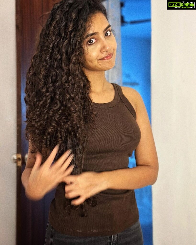 Anupama Parameswaran Instagram - A portrait is not made in the camera but on either side of it ♥️🥹 Thank you photographer🐍