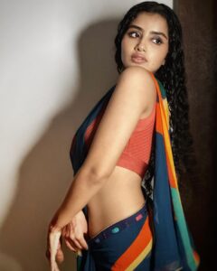 Anupama Parameswaran Instagram - An artists muse. 

Saree @seetaranikodhaty 
Photography @nihal_kodhaty 
MUA @anupamaparameswaran96 🤣