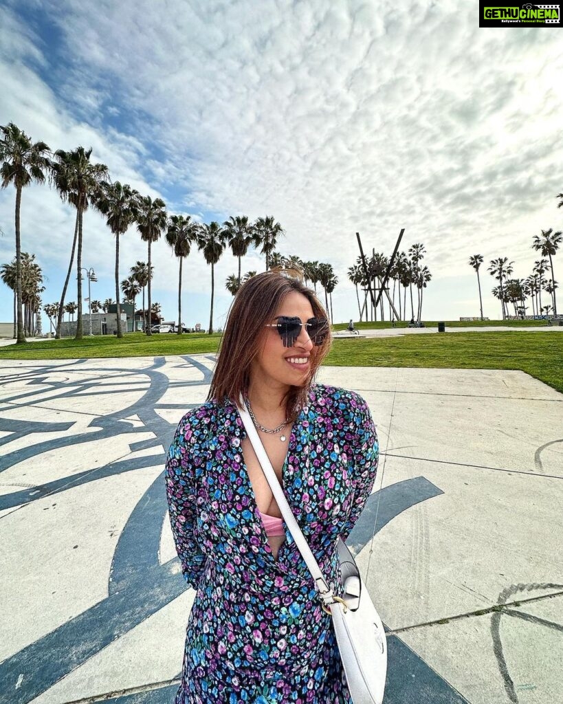 Anushka Ranjan Instagram - Head in the sky, feet on the ground 🌤️ Los Angeles, California