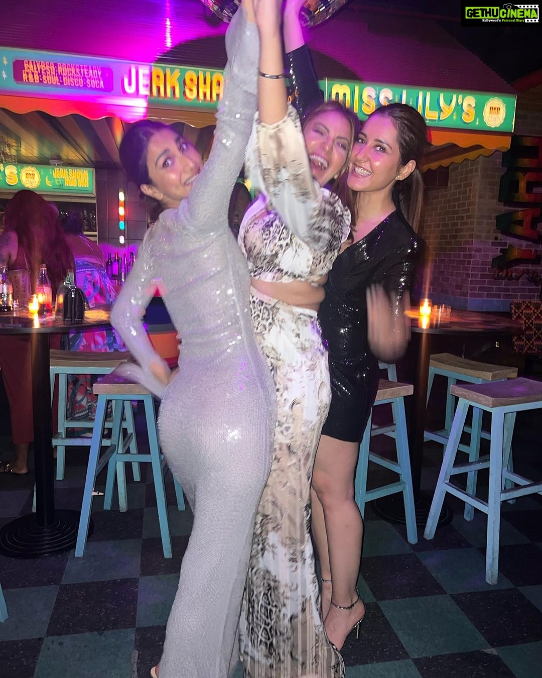Anushka Ranjan Instagram - Happy Birthday Vaanssss!!✨ You’re normal from far and far from normal but you’re my ray of sunshine always ❤️ Wish you only the best always! SUSHISAMBA Dubai