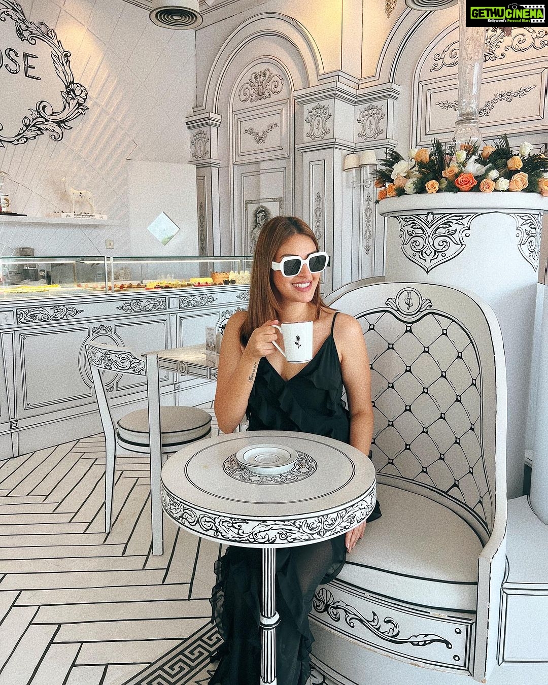 Anushka Ranjan Instagram - When the coffee hits all the right notes ☕️🌹 Forever Rose Cafe