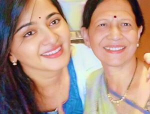 Anushka Shetty Instagram - happu birthday maaa🥳😘😇🤗