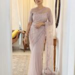 Anusree Instagram – Being bold and beautiful but in Dusky lavender…the colour of landscape…the colour of happiness…in my favourite attire ” the saree” …with head in the clouds and feet in the ground… I walk forward ❤️💃..

MaH @sajithandsujith 
Outfit @alankaraboutique 
Accessories @varuthri_findings