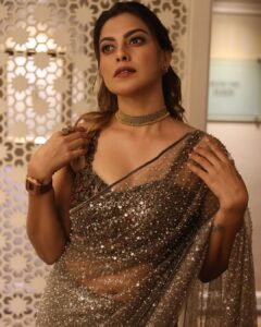Anusree Instagram - Good things take time and a little glitter.... Be your own sparkle ...and shine all day ❤️💖..

Makeup @sajithandsujith 
Outfit @t.and.msignature 
Jewellery @m.o.dsignature
Pic @mahesh_bhai
