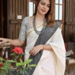 Anusree Instagram – Magic of saree….

Click @mahesh_bhai 
Neckpiece @varuthri_findings