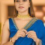 Anusree Instagram – To be bold like the blue dress you wear, Own your uniqueness and let your innerconfidence shine bright.  Trust in your own style and have the courage to be different…Wear your blue dress with confidence and let it be a reminder to always stay true to yourself. .💙💙💙

MaH @pinkyvisal
Outfit @veenavijiclothing 
Necklace @varuthri_findings 
Video @pranavcsubash_photography 
Edit&Cuts @abhishek.g_a 

#reels #reelsinstagram #movie #malayalam #blue #saree #actress #varuthrifindings #réel #reelvideo