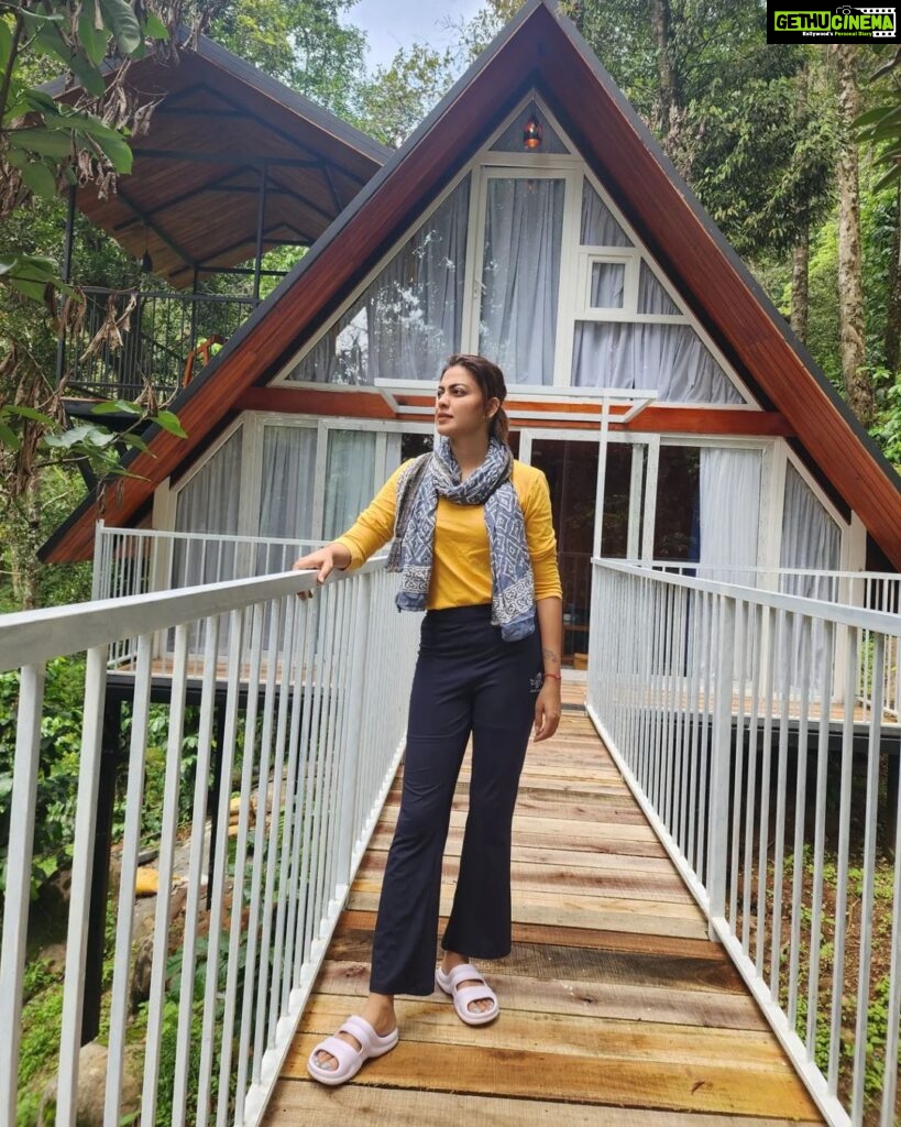 Anusree Instagram - The sight of the color yellow never fails to put a smile on my face and fills me with happiness...💛💛💛 Shawl @dressyour_soul Wayanad,Kerala