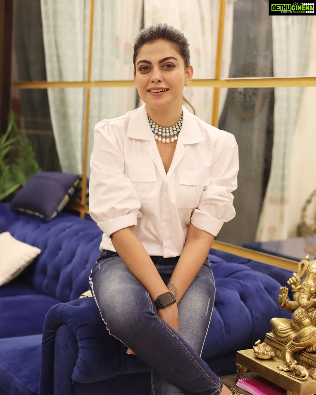 Anusree Instagram - Chilling in my big blue couch heaven wearing white clouds .....ππ€ ππ€ππ€ Makeup @pinkyvisal Hair styling @sajithandsujith Click @mahesh_bhai Styling @sabarinathk_ Outfit @men_in_q_wedding Neckpiece @varuthri_findings