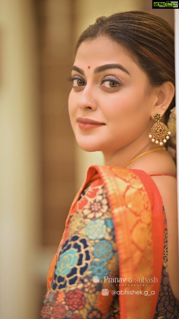 Anusree Instagram - Reflecting on the people you have loved the most can evoke a mix of emotions and cherished memories....🥰🥰❤️❤️💛💛.. MaH @pinkyvisal Stylist @sabarinathk_ Necklace&Earring @varuthri_findings #réel #reelvideo #tamilsong #reelmaking #reeloftheday #happiness #movies