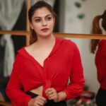 Anusree Instagram – Making your look change sometimes can bring excitement and freshness to your everyday style….😎😎

Click @pranavraaaj 
MaH @pinkyvisal