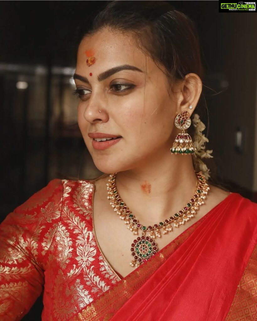 Anusree Instagram - "Sometimes, a single look can speak volumes, conveying emotions words fail to express.".. #travelltime #blessed #mookambika Click @ajingsam Jewellery @varuthri_findings
