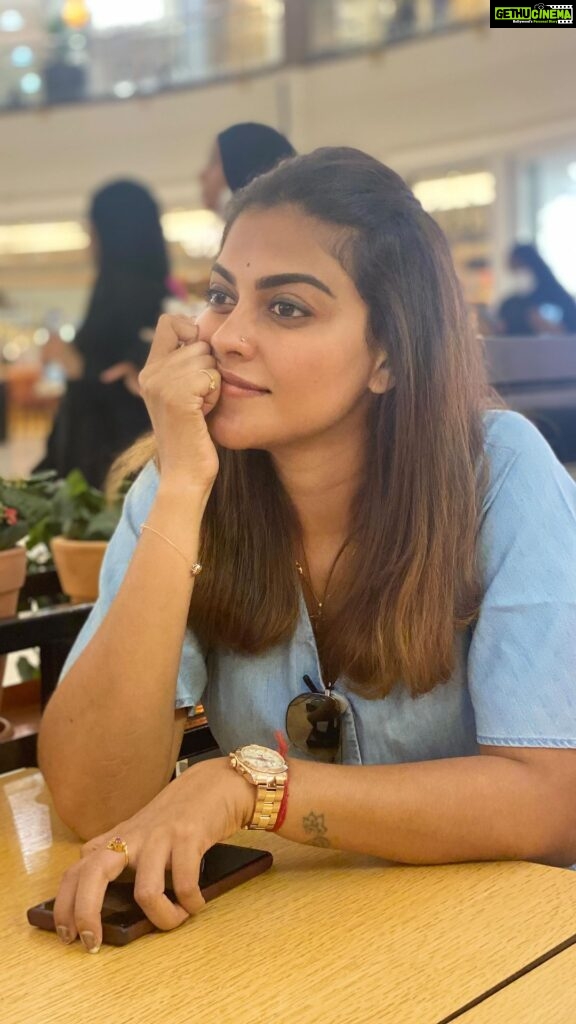Anusree Instagram - We grow up only when we realise that not all sad moment are sad .... finding happiness in everything. So trying to do happy expression for a sad song... #newtrend #justforfun #travellingreels #happy #family #friendship #memories #lifemoments #forever #nowayback #movingon