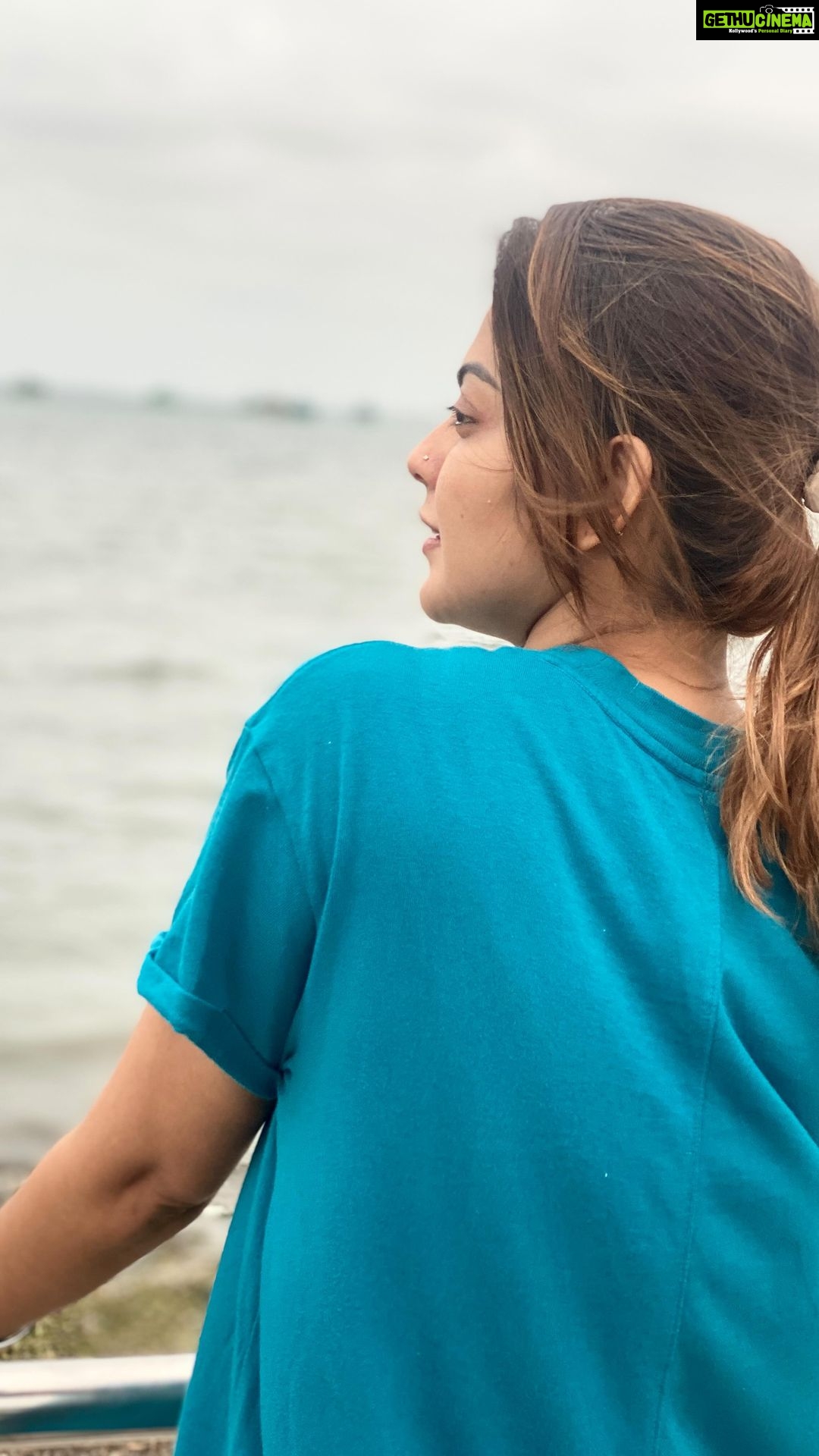 Anusree - 61.3K Likes - Walking in the sunset along with the path of Lord Siva, the divine energy will be there with you in your all steps and the spirit guiding you towards spiritual tranquility…
# travell#temple#sky#sun#sea#rameswaram #