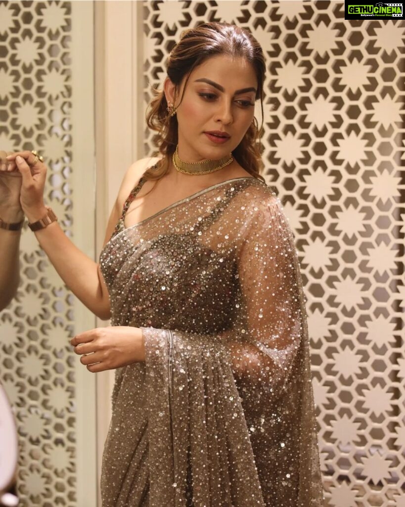 Anusree Instagram - Good things take time and a little glitter.... Be your own sparkle ...and shine all day ❤️💖.. Makeup @sajithandsujith Outfit @t.and.msignature Jewellery @m.o.dsignature Pic @mahesh_bhai