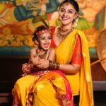 Anusree Instagram – ധർമ്മ സംസ്ഥാപനത്തിനായി ഭഗവാൻ ശ്രീകൃ്ണൻ ഭൂമിയിൽ അവതരിച്ച ദിനമാണ് അഷ്ടമി രോഹിണി.. എല്ലാ സംസാര സമസ്യകൾക്കും ഒരു മുളന്തണ്ടു കൊണ്ട് പരിഹാരം കണ്ടെത്തിയ അമ്പാടി കണ്ണൻ്റെ പിറന്നാൾ ആഘോഷിക്കാൻ എല്ലാ ഗോപന്മാരും ഗോപികമാരും ഗോകുലവും ഒരുങ്ങി കഴിഞ്ഞു…🙏🙏

ഏവർക്കും ഹൃദയം നിറഞ്ഞ ശ്രീ കൃഷ്ണ ജയന്തി ആശസകൾ!!🙏🙏

Photo @pranavcsubash_photography 
MaH @pinkyvisal 
Stylist @sabarinathk_ 
Blouse designed by @vasudevan.arun
Personal assistant @nidhinmaniyan 
Location @kunnathurmanaheritage 
Edit @retouch_by_arun
Special thanks @anoobmurali_luv @athiraanoob_luv @mahesh_bhai @ajingsam ❤️🥰

#sreekrishnajayanthi #raadhekrishna