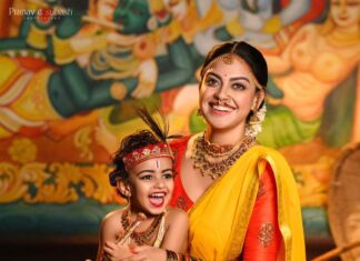 Anusree Instagram - ധർമ്മ സംസ്ഥാപനത്തിനായി ഭഗവാൻ ശ്രീകൃ്ണൻ ഭൂമിയിൽ അവതരിച്ച ദിനമാണ് അഷ്ടമി രോഹിണി.. എല്ലാ സംസാര സമസ്യകൾക്കും ഒരു മുളന്തണ്ടു കൊണ്ട് പരിഹാരം കണ്ടെത്തിയ അമ്പാടി കണ്ണൻ്റെ പിറന്നാൾ ആഘോഷിക്കാൻ എല്ലാ ഗോപന്മാരും ഗോപികമാരും ഗോകുലവും ഒരുങ്ങി കഴിഞ്ഞു...🙏🙏 ഏവർക്കും ഹൃദയം നിറഞ്ഞ ശ്രീ കൃഷ്ണ ജയന്തി ആശസകൾ!!🙏🙏 Photo @pranavcsubash_photography MaH @pinkyvisal Stylist @sabarinathk_ Blouse designed by @vasudevan.arun Personal assistant @nidhinmaniyan Location @kunnathurmanaheritage Edit @retouch_by_arun Special thanks @anoobmurali_luv @athiraanoob_luv @mahesh_bhai @ajingsam ❤️🥰 #sreekrishnajayanthi #raadhekrishna