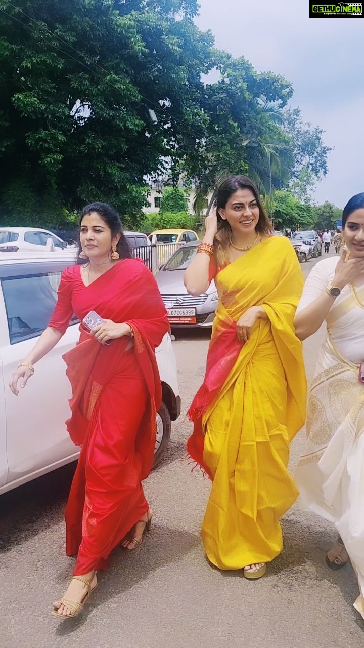 Anusree - 84.5K Likes - R You Sisters?????
@aditi.ravi @sshivadaoffcl