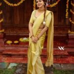Anusree Instagram - പാടം നിറയെ തുമ്പപ്പൂക്കളും, മുറ്റം നിറയെ ഊഞ്ഞാലുകളും, മനസ്സ് നിറയെ ഓണപ്പാട്ടുകളുമായി വീണ്ടും ഒരു പൊന്നോണം കൂടി വരവായി. എല്ലാവർക്കും ഹൃദയം നിറഞ്ഞ ഓണാശംസകൾ... Click @nithinnarayanan_ MaH @pinkyvisal Outfit @kasavukada_1985 Jewells @meralda.jewels Styling @sabarinathk_ Saree draping @kp_thesareedrapist Location @kondai_lip_resort Assistant @nidhinmaniyan Grading @athuloffi Assistant @jagan Assistant @vijeeshachoos