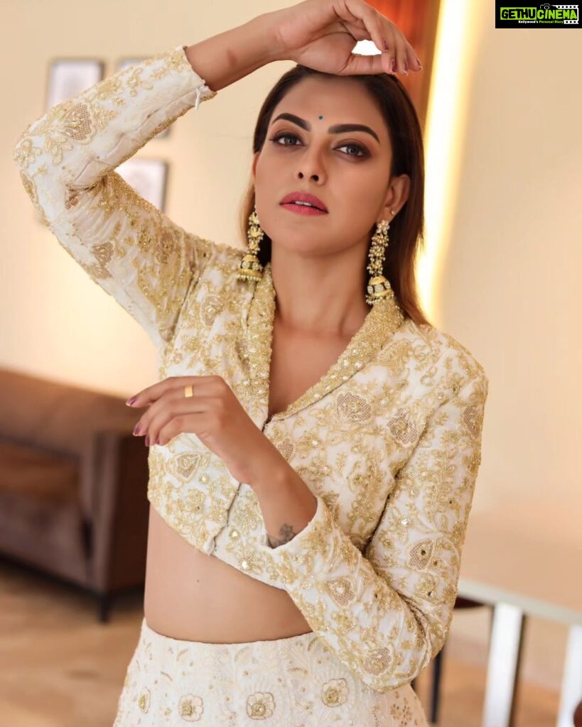 Anusree Instagram - No one is you and that is your super power No one is you and that's your plot twist No one is you and that is your story ... Celebrating my story in my style....💕❤️ Pics @mahesh_bhai Outfit @alankaraboutique MaH @pinkyvisal Accessories @varuthri_findings