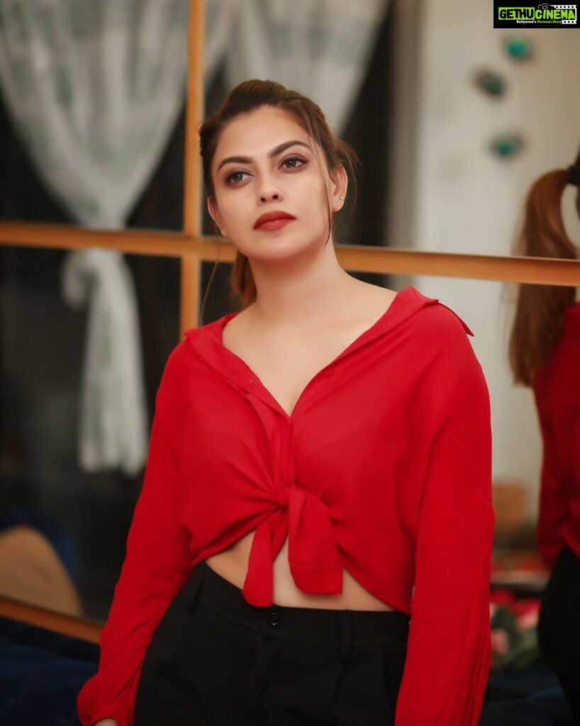 Anusree Instagram - Making your look change sometimes can bring excitement and freshness to your everyday style....😎😎 Click @pranavraaaj MaH @pinkyvisal