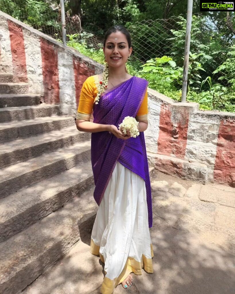 Anusree Instagram - The traditional look with a touch of yellow& Purple shade brings you a smile On your face.... 💛💜 #traditional #temples #blessed #palanimurugantemple #purple #yellow #movingon