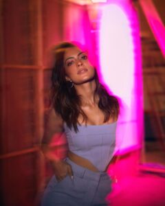 Anya Singh Instagram - Denim daze🦋

Make up- @niccky_rajaani 
Hair- @hairstories_byseema 
Outfit by @diksha.khanna 
Styled by @mohitrai with @shubhi.kumar
Assisted by @muskanduaaa
Shot by- @kadamajay
