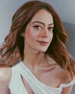 Anya Singh Instagram - Stardust tu hai bandiya yaad rakh✨🧿

Styled by @mohitrai assisted by @shubhi.kumar 
Make up- @niccky_rajaani 
Hair - @hairstories_byseema 
Shot by- @kadamajay