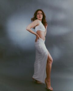 Anya Singh Instagram - Stardust tu hai bandiya yaad rakh✨🧿

Styled by @mohitrai assisted by @shubhi.kumar 
Make up- @niccky_rajaani 
Hair - @hairstories_byseema 
Shot by- @kadamajay