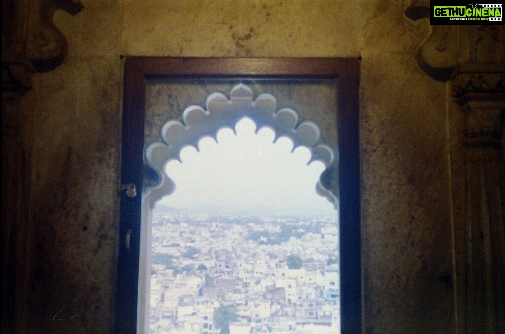 Apoorva Arora Instagram - Another one of my decent-ish attempts on film ❤️ 🎞️ Fujicolor C200 @zhenwei.film Udaipur, Rajasthan