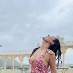 Apoorva Arora Instagram - Saturyay 🏊‍♀️ 📸- @khushbooatreofficial