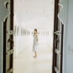Apoorva Arora Instagram - Fam on film #1 1- Birthday boy 2- Breaking bread/boys in blue 3- Filmy Kudi 4- Ashmita in Bagore ki haveli 5- Art admiring art 6- Drunkle in Pune 7- Golu at home 8- Khushboo being Khushboo 9- 2 cats 🎞️ Kodak Gold @zhenwei.film
