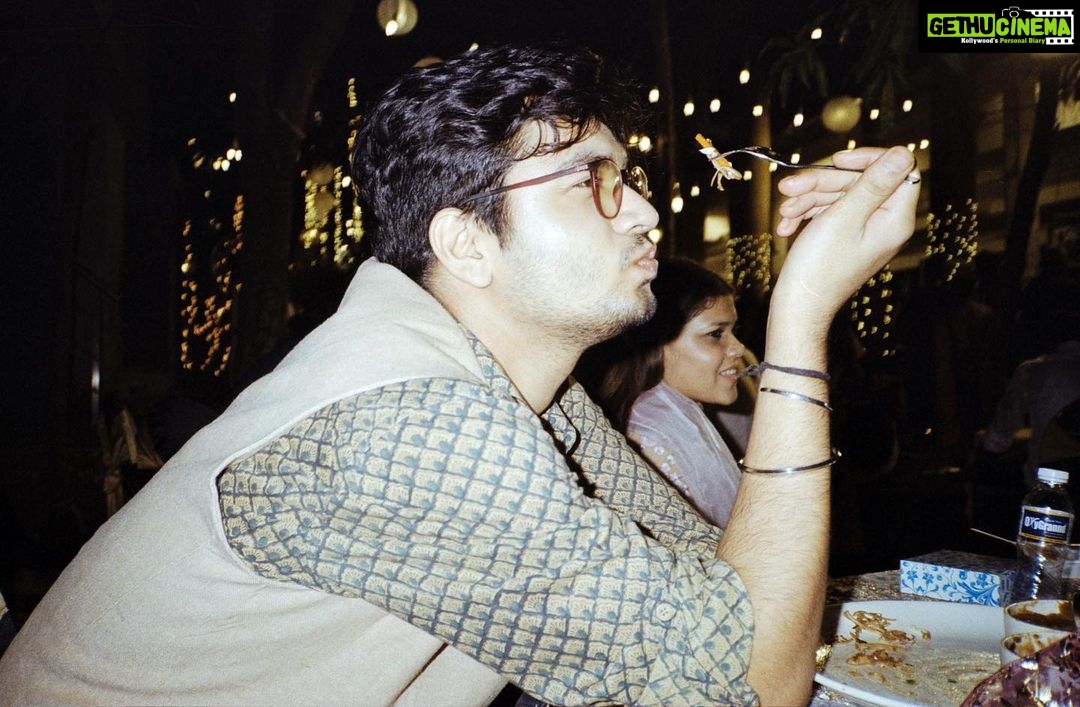 Apoorva Arora Instagram - Fam on film #1 1- Birthday boy 2- Breaking bread/boys in blue 3- Filmy Kudi 4- Ashmita in Bagore ki haveli 5- Art admiring art 6- Drunkle in Pune 7- Golu at home 8- Khushboo being Khushboo 9- 2 cats ποΈ Kodak Gold @zhenwei.film